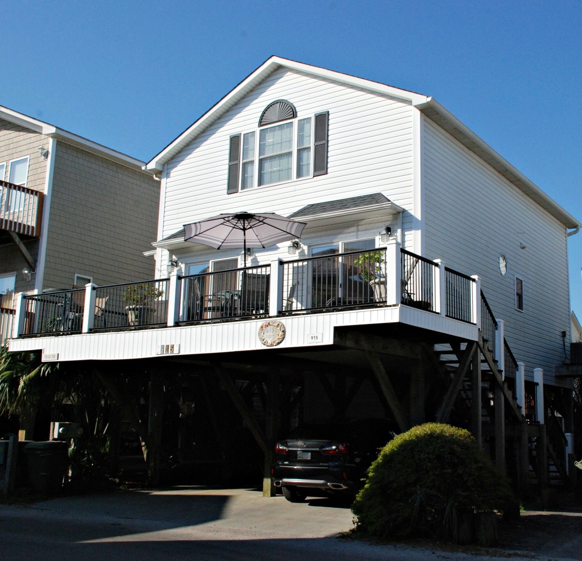 Cozy Beach House w/ Ocean Views & GREAT Amenities!