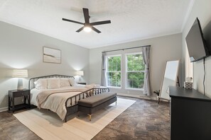 6 dormitoris, escriptori, planxa i posts de planxar i wifi gratuïta 