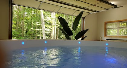 Big Lake Cabin with Hot Tub/ Kayaks/ Ping Pong/ Cable