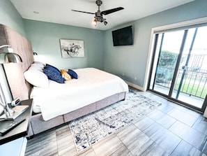 Room - Catalina Island Condo (Lake Hamilton)
