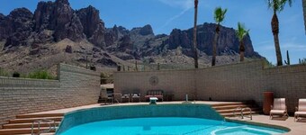 Superstition Mountains Apache Junction - sleeps 16