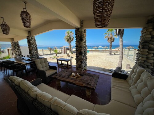 Beautiful beach house right infront of the sea of Cortez