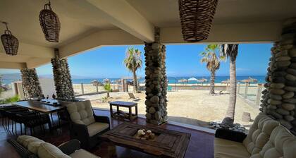 Beautiful beach house right infront of the sea of Cortez