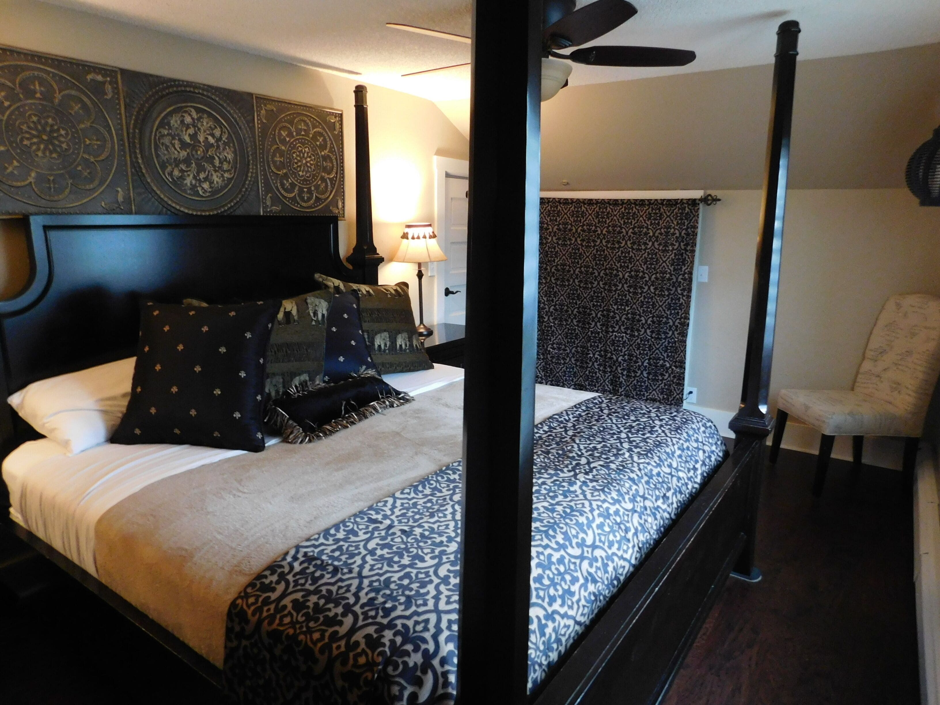 6 soverom, skrivebord, strykejern/-brett og wi-fi (inkludert)