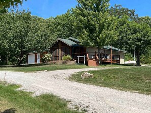 Exterior - Lake House Getaway, 1 hour from KC! (LaCygne)