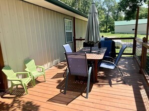 Outdoor dining - Lake House Getaway, 1 hour from KC! (LaCygne)