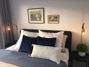 2 soveværelser, skrivebord, strygejern/strygebræt, weekendseng