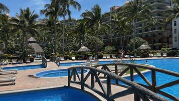 Piscine extérieure, piscine chauffée