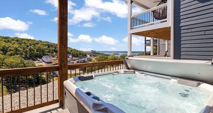 Indoor/Outdoor Pool,Hot Tub, Firepit,Game Room, Pickleball, Pool Table,Lakeview