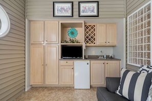 Condo, Multiple Beds, Kitchen, Golf View (Legacy Walk-In) | Living area | 42-inch flat-screen TV with digital channels