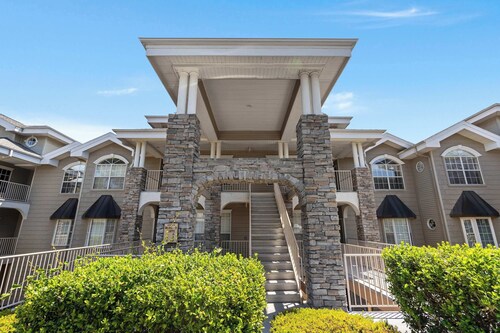 Legacy Walk-in - Golf Views Great Location