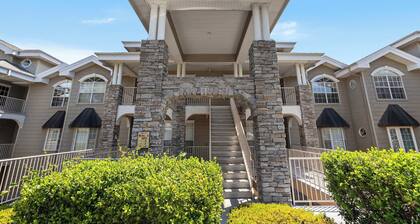 Legacy Walk-in - Golf Views Great Location