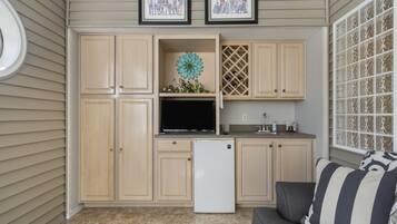 Condo, Multiple Beds, Kitchen, Golf View (Legacy Walk-In) | Private kitchen | Coffee/tea maker