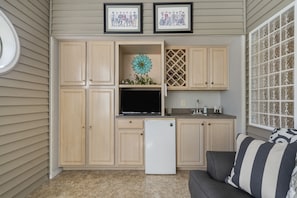 Condo, Multiple Beds, Kitchen, Golf View (Legacy Walk-In) | Private kitchen | Coffee/tea maker