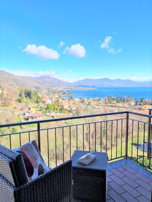 Property grounds - Penthouse Andrea apartment with private pool (Meina)
