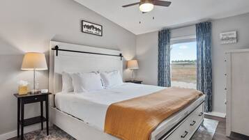 3 bedrooms, desk, iron/ironing board, travel cot