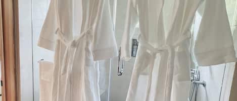 Douche, articles de toilette écologiques, sÚche-cheveux