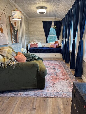 المنشأة من الداخل