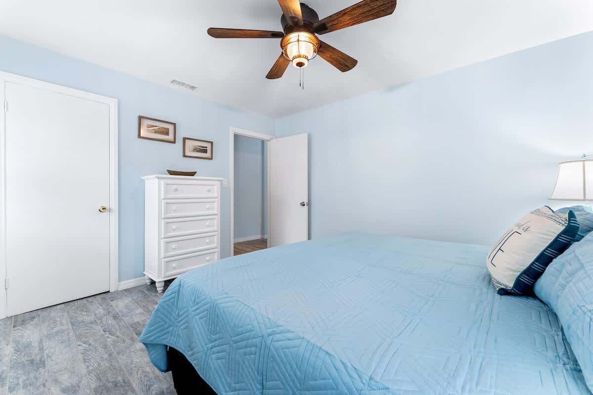 1 bedroom, iron/ironing board