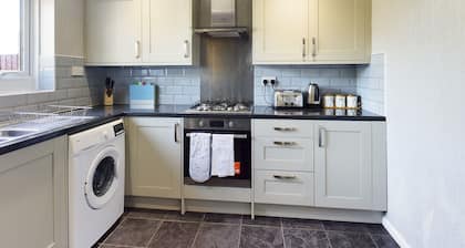 Tranquil Telford Retreat - 3 Bedroom House