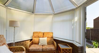 Tranquil Telford Retreat - 3 Bedroom House