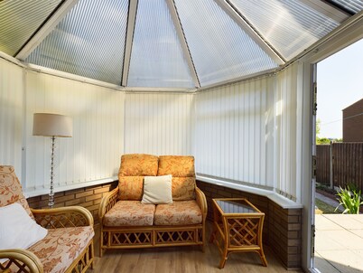 Tranquil Telford Retreat - 3 Bedroom House
