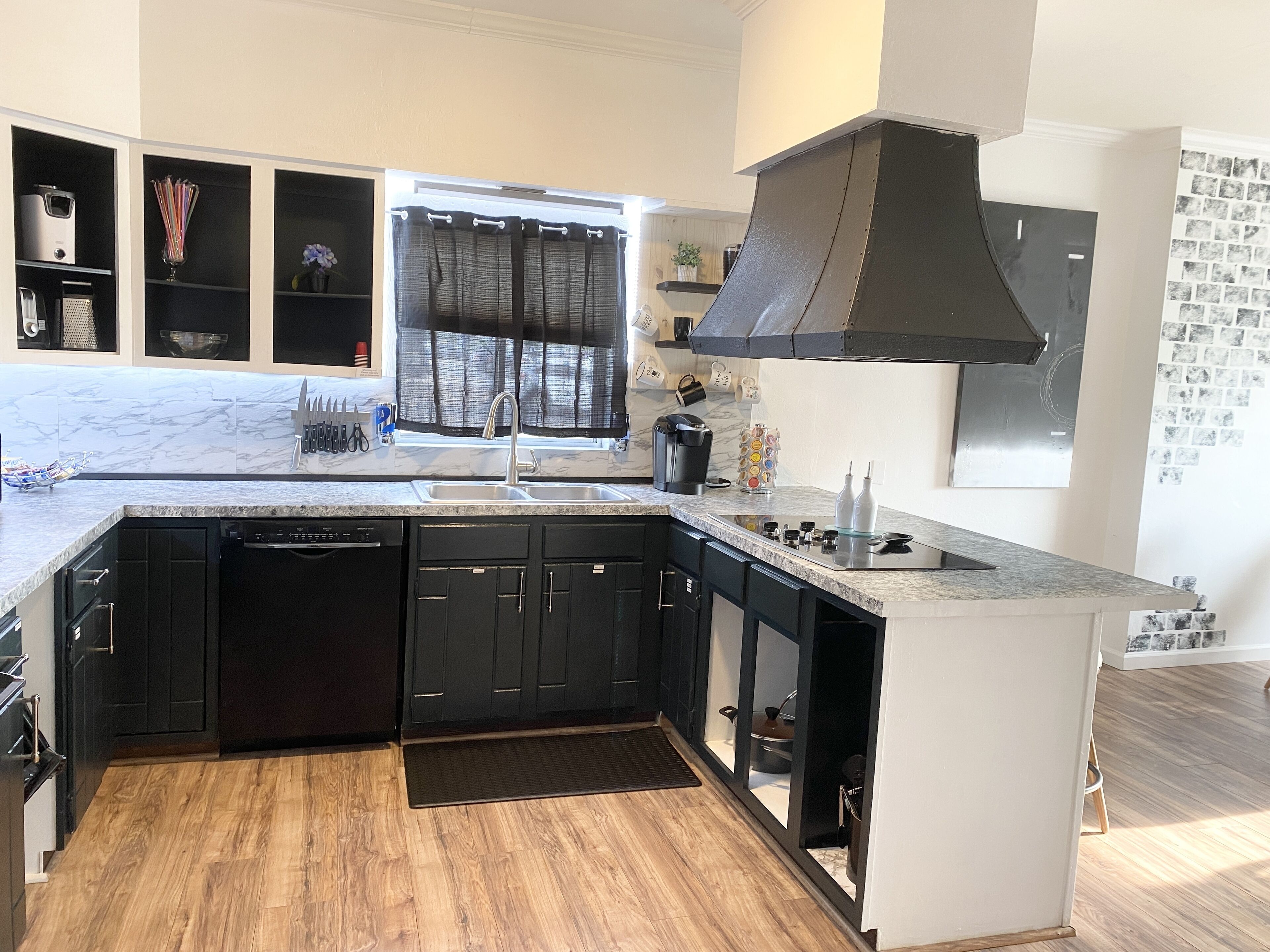 冰箱、微波炉、烤箱、炉灶