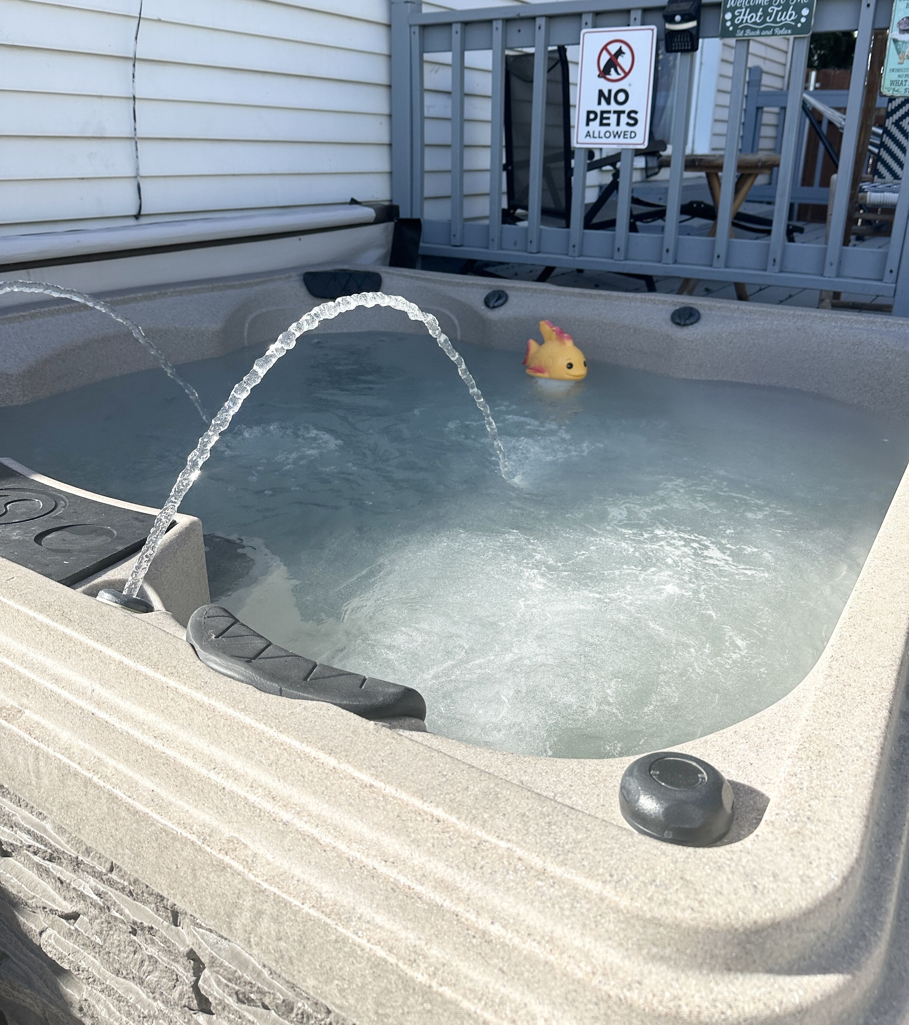 Bañera de hidromasaje al aire libre