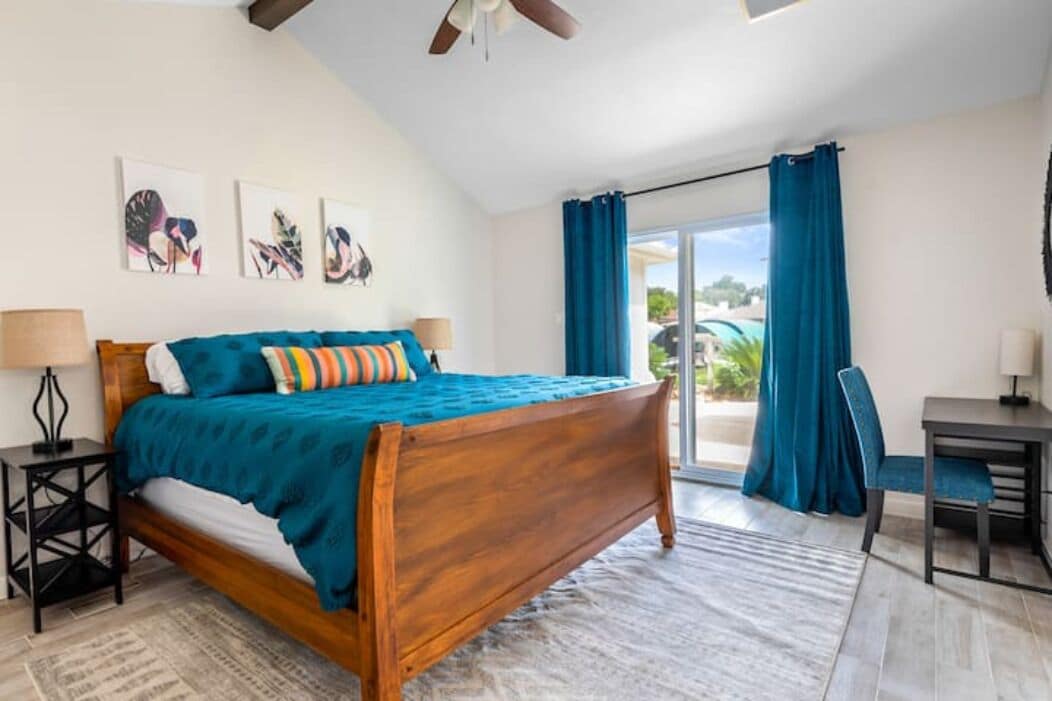 4 bedrooms, desk, iron/ironing board, travel cot