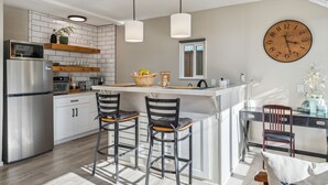 茶具/咖啡用具、冰箱、微波炉、电热水壶