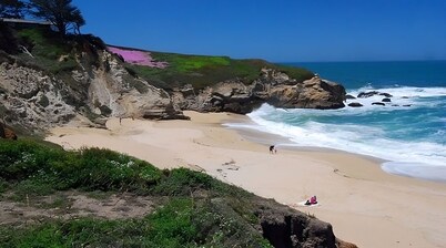 Luxury Spa Retreat Guest House with Ocean View