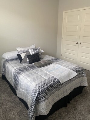 2 habitaciones, tabla de planchar con plancha y wifi gratis