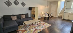 Smart TV, printers - A Modern and Executive Unit~1 Parking Spot&Great Location - Close To Everything (London)