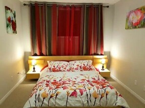 1 chambre, bureau, fer et planche à repasser, Wi-Fi gratuit