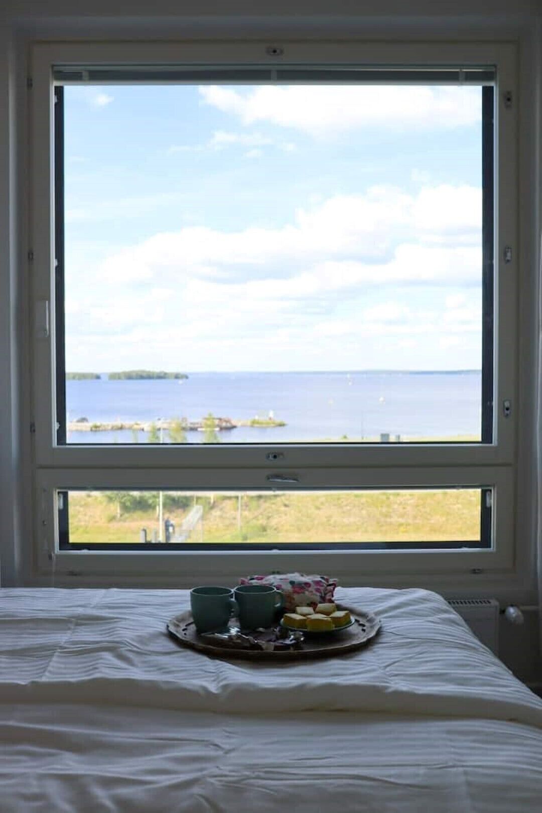 1 makuuhuone, tallelokero huoneessa, äänieristys, silitysrauta/-lauta