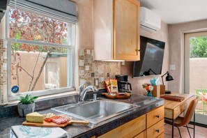 Interior - Ski Discounts! Studio Near Santa Fe Farmers Market (Santa Fe)