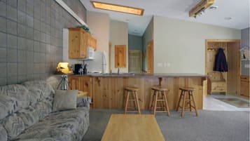 Smart TV, fireplace, DVD player, video library