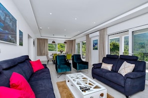 TV, ping pong - Villa Vivace with pool (Makarska)