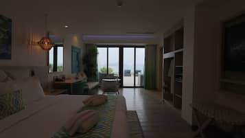 Minibar, in-room safe, desk, free WiFi