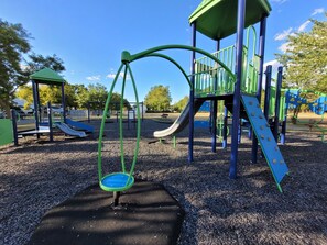 Children’s area - RAHWAY OASIS FREE PARKING AND LAUNDRY (Rahway)