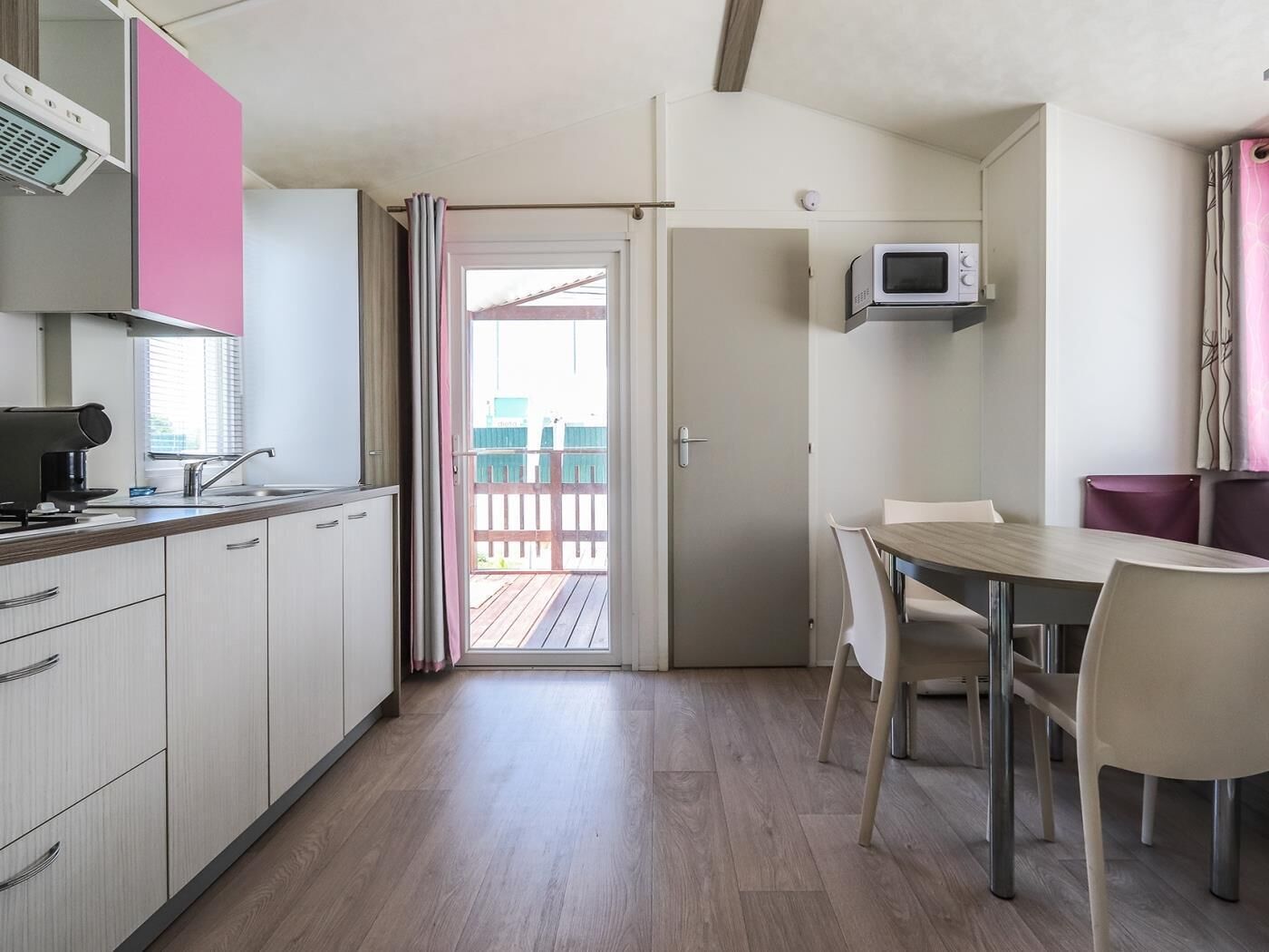 Fridge, microwave, dishwasher, coffee/tea maker