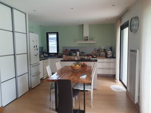 Dining - Family villa with pool and garden (Anglet)