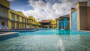 Pool - Family Apartment steps from Eagle Beach (Oranjestad)
