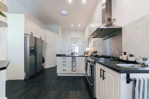 Fridge, oven, coffee/tea maker, highchair