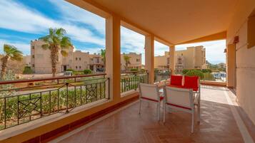 Apartment | 2 bedrooms, iron/ironing board, Internet