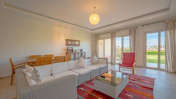 Apartment | 2 bedrooms, iron/ironing board, Internet