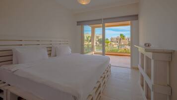 2 bedrooms, iron/ironing board, Internet