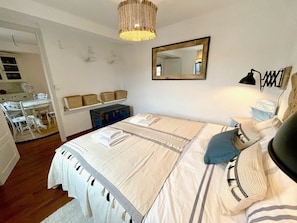3 bedrooms, desk, iron/ironing board, travel cot - The Cliffs - Casa Genoveva (O Vicedo)