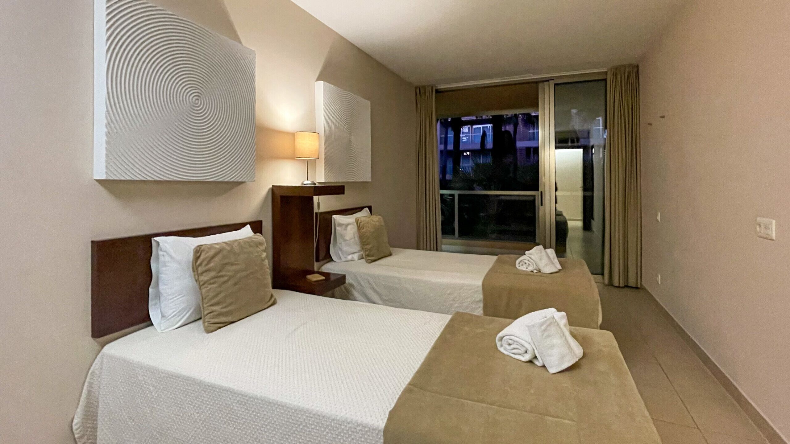 3 habitaciones y caja de seguridad en la habitación 