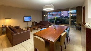 TV - Herdade dos Salgados, T3 8C-0C, Vila das Lagoas (Albufeira)